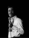 Sammy Davis Junior Enteertainer Flown to London to Perform for Datsuns UK Operation