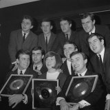 Cilla Black  Billy J Kramer And Gerry of Gerry and the Pacemakers at Emi Recording Studios in 1964
