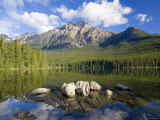 Pyramid Lake  Jasper National Park  Alberta  Rockies  Canada