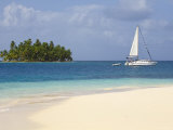 Panama  Comarca de Kuna Yala  San Blas Islands  Beach and Sailing Boat