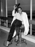 Singer Gladys Knight Poses For a Picture at Heathrow Airport October 1979