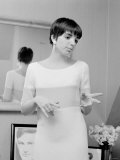 Judy Garland's Daughter Lisa Minnelli Pictured Her at Her Chelsea Flat in the Kings Road