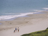 Family Walks on the White Sands of Cuyler Beach