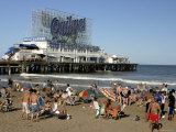Afternoon Crowd on Playa Popular