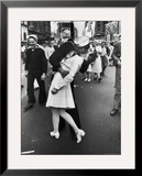 Kissing the War Goodbye  Times Square  May 8th  1945