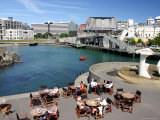 Cafe in Frank Kitts Park  Lambton Harbour