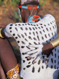 Karo Warriors Applying Body Paint  Ethiopia