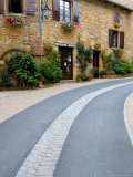 Shop along Old City Lane  Olingt  Burgundy  France