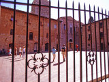 Piazza and Tourists  San Gimignano  Tuscany  Italy