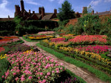 Elizabethan Knot Garden  Shakespeare's Home  Stratford-on-Avon  England