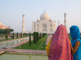 Hindu Woman at Taj Mahal  Agra  India