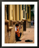 Guitarist along Callejon del Agua  Seville  Spain