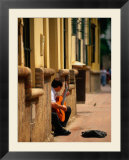 Guitarist along Callejon del Agua  Seville  Spain