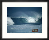 Crashing Waves  Oahu  Hawaii