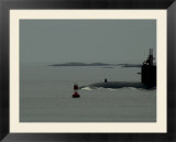 Submarine Cruising on the Surface of the Thames River  Groton  Connecticut