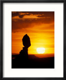 Balance Rock at Sunset  Arches National Park  Utah  USA