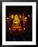 Worshippers In Front Of Chinnarat Buddha In Wat Phra Si Ratana Mahathat  Phitsanulok  Thailand