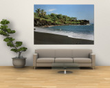 Surf on the Beach  Black Sand Beach  Maui  Hawaii  USA