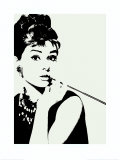 Audrey Hepburn: Cigarillo