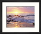 Sunset Cliffs Beach on the Pacific Ocean at Sunset  San Diego  California  USA