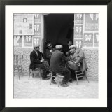 Men in Conversation in Accettura