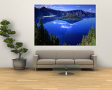 Crater Lake and Wizard Island  Crater Lake National Park  Oregon  USA