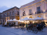 Cafe in the Evening  Piazza Duomo  Ortygia  Syracuse  Sicily  Italy  Europe