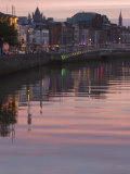 River Liffey at Dusk  Ha'Penny Bridge  Dublin  Republic of Ireland  Europe
