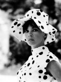 Father Goose  Leslie Caron  1964