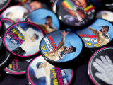 Michael Jackson Buttons Sold at Viewing of His Memorial near Apollo Theatre  July 7  2009