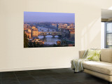 Ponte Vecchio and Arno River  Florence  Tuscany  Italy