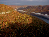 The Tennessee River cuts through Signal and Raccoon Mountains