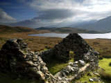Ruins of Shephed's Hut at Llyn Y Dywarchen  Gwynedd  North Wales  UK