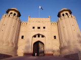 Entrance to the City Fort Built by the Moghuls Between 1524 and 1764  Lahore City  Punjab  Pakistan