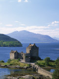 Eilean Donnan Castle  Loch Duich  Highlands  Scotland  United Kingdom  Europe