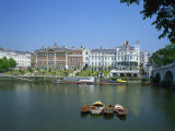 Riverside Architecture and the Thames  Richmond  Surrey  England  United Kingdom  Europe
