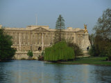 Victoria Monument and Buckingham Palace  Seen from St James Park  London  England