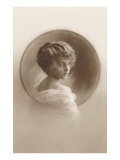 Girl with Marcelled Hair in Cameo