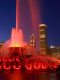 Buckingham Fountain illuminated at night  Chicago  Illinois  USA