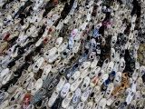 Masses of Sneakers Attempt Record-Breaking Line for "Kid's Magazine"