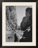 Excursionists Paddle Down Rio Grande River in Big Bend National Park