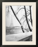 Heavy Snow Around the Eiffel Tower