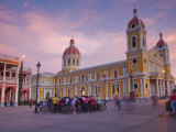 Granada  Park Colon  Park Central  Cathedral De Granada at Sunset  Nicaragua