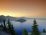 Oregon  Crater Lake National Park  Crater Lake and Wizard Island  USA