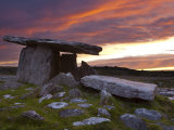 Poulnabrone Dolmen  the Burren  Co  Clare  Ireland