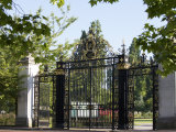 Queens Gate  Queen Marys Gardens  Regents Park  London  England  United Kingdom  Europe