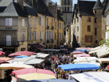 Market Day in Place De La Liberte  Sarlat  Dordogne  France  Europe