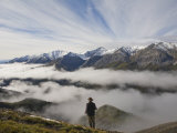 Guide Atop the Mist-Covered Wokkpash Range