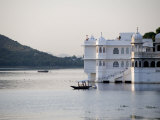 Lake Palace at Sunrise  Udaipur  Rajasthan  India  Asia