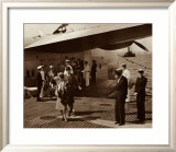 Boeing B-314  Passengers Arrive at La Gaurdia  1939